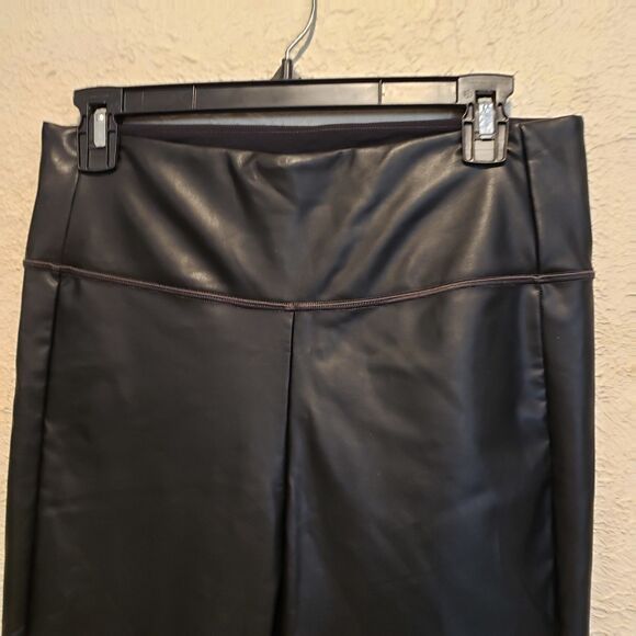 Athleta All Over Gleam Tight Womens Medium Black Vegan Leather Commute - Picture 4 of 6